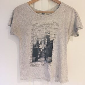 GENTLY USED | GREY GRAPHIC TEE xs